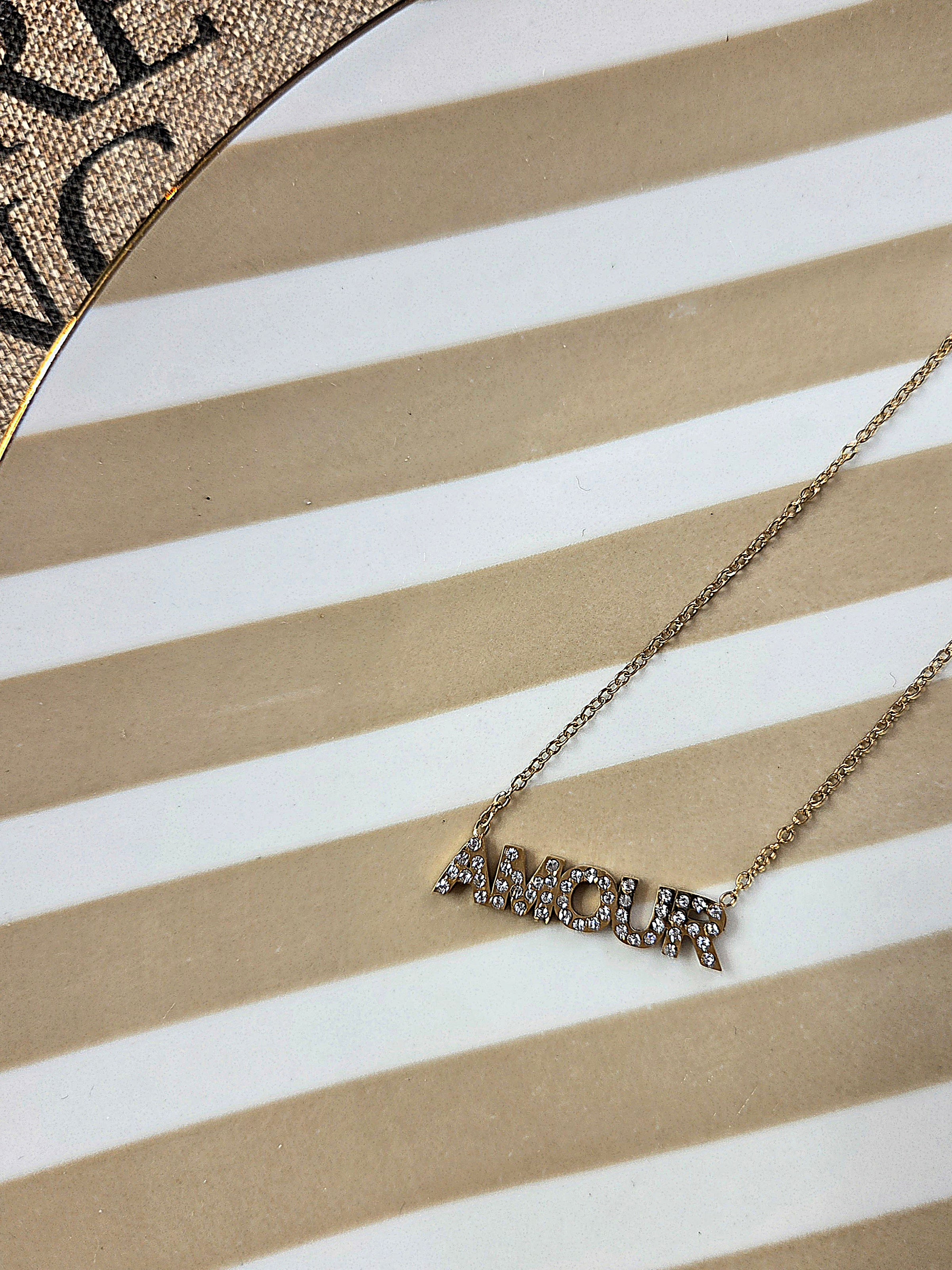 Amour necklace