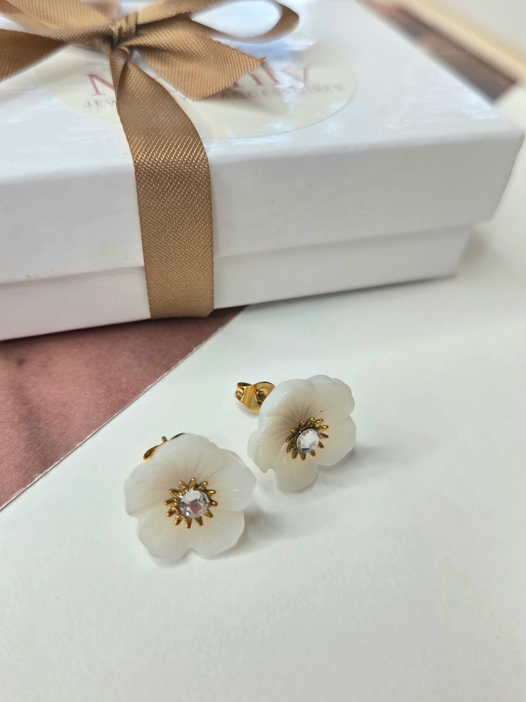 White flower studs