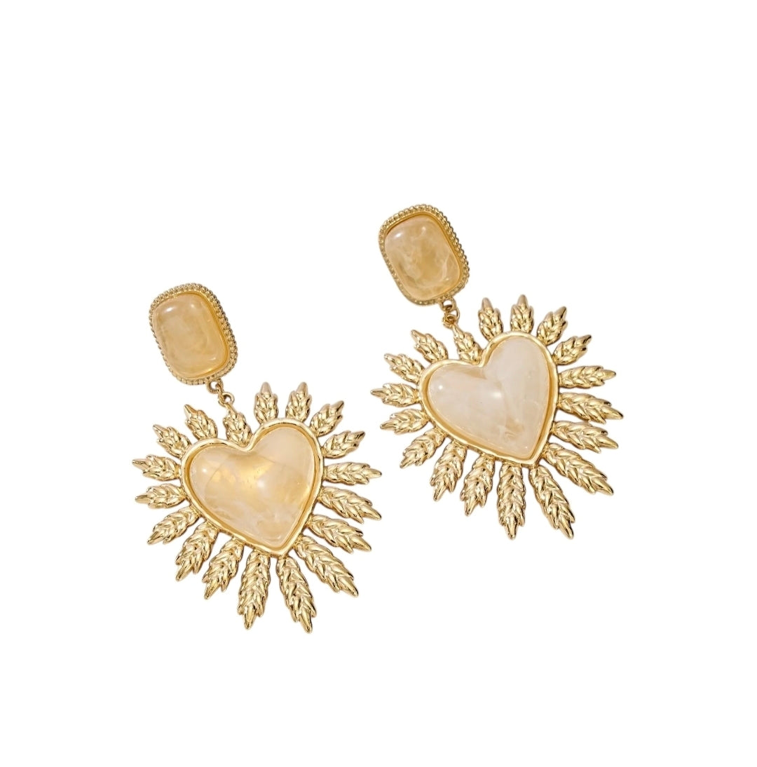 Lucy Earrings Beige