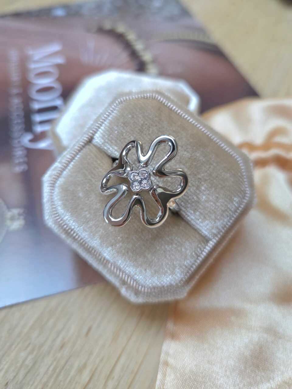 Blooming ring Silver