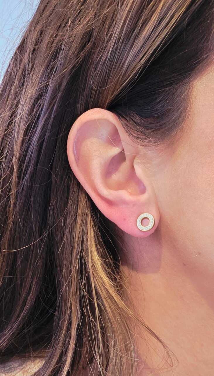 Circle studs
