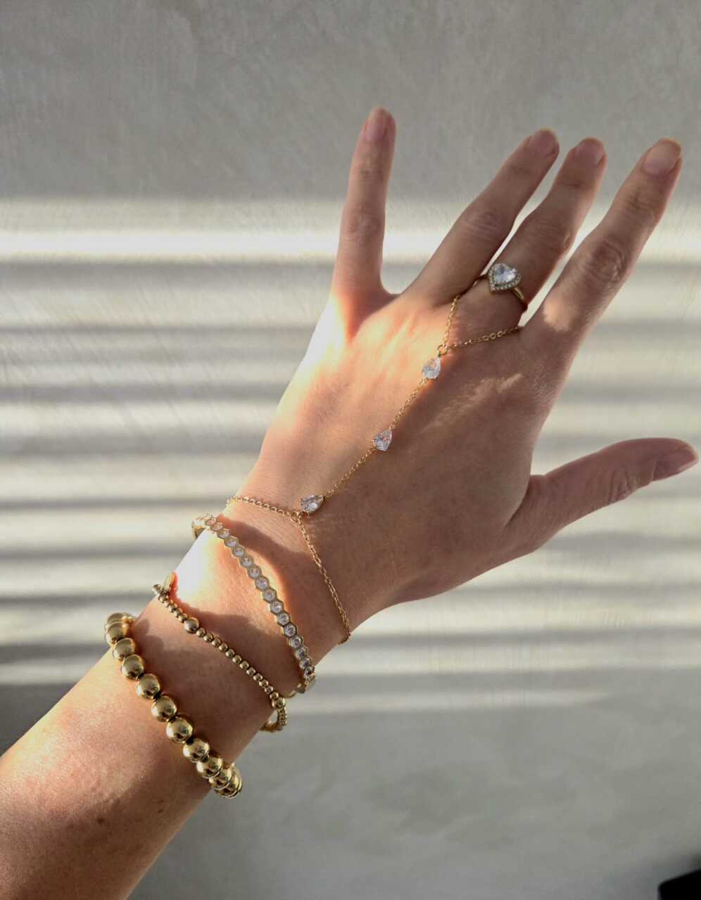 Handchain Drops
